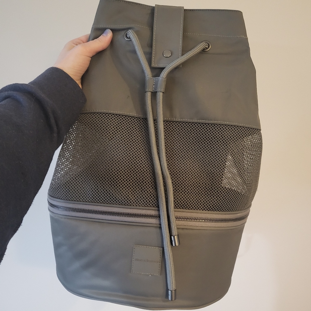 Dog carrier